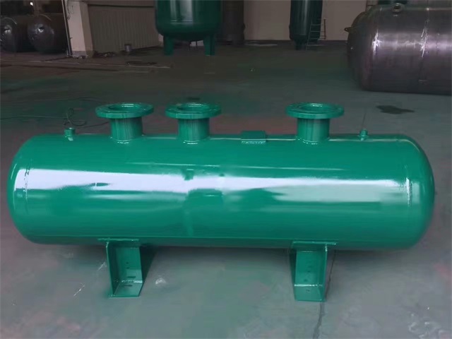 1679991473376569.jpeg 乌达乌达乌达蒸汽分气缸1.jpeg